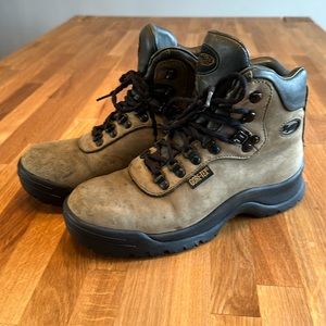 Vasque Hiking Boots, 7.5
